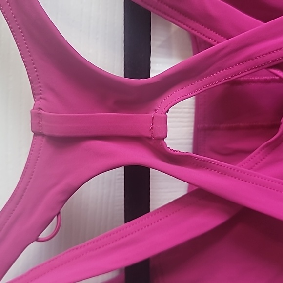 Lululemon Stash It Bra Crop Ripened Raspberry - Picture 5 of 9